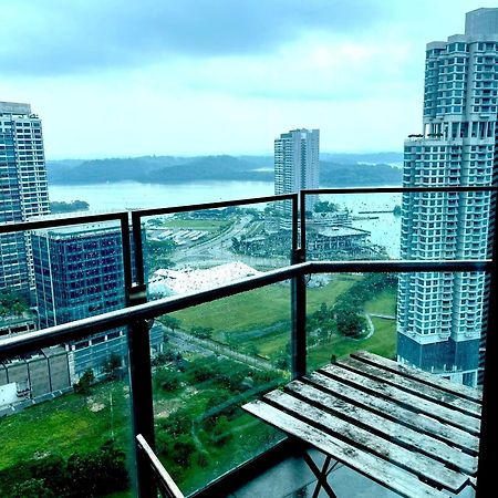 Almas Puteri Harbour Nusajaya Suite Room Exclusive Room 5 Min To Legoaland By Homespace 外观 照片